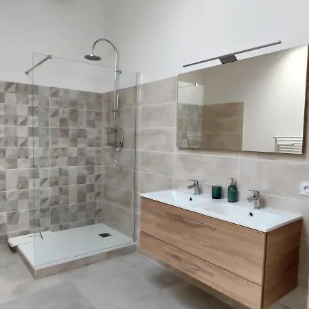 Colormix 3 Etoiles - 95M2 Plein Centre - Ensoleille Climatise Apartment Meze Exterior photo